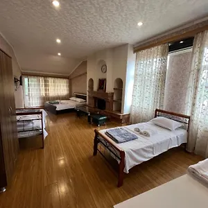 Twins Guest House Гостевой дом Батуми